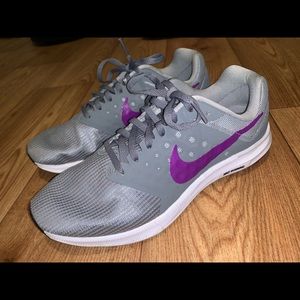 Nike Running Shoe Woman Size 9. Grey & Purple